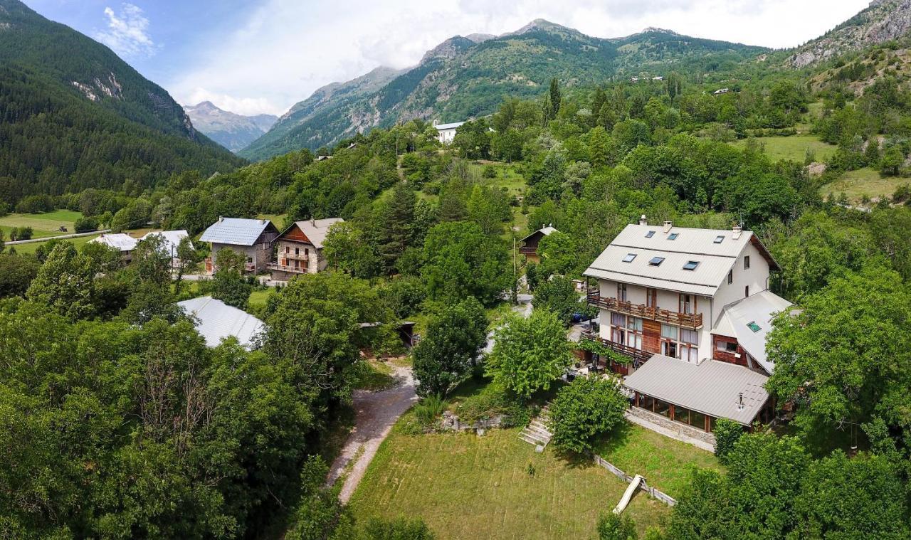 Hotel Restaurant Gites Les 5 Saisons Фрессиньер Экстерьер фото