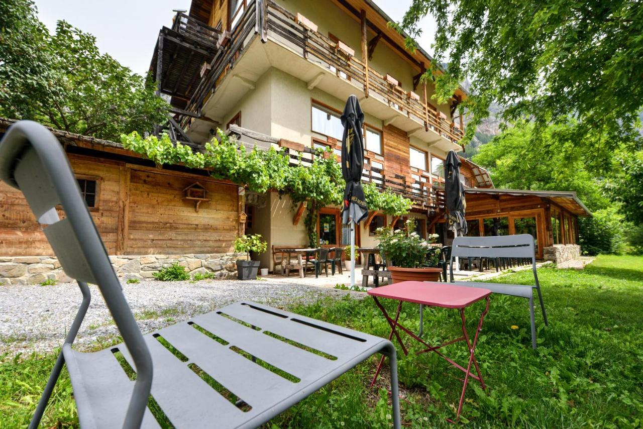 Hotel Restaurant Gites Les 5 Saisons Фрессиньер Экстерьер фото