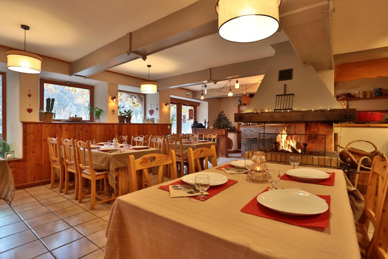 Hotel Restaurant Gites Les 5 Saisons Фрессиньер Экстерьер фото