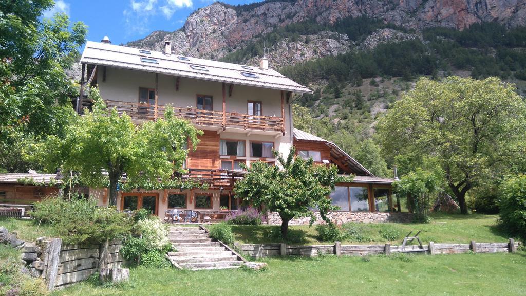 Hotel Restaurant Gites Les 5 Saisons Фрессиньер Экстерьер фото