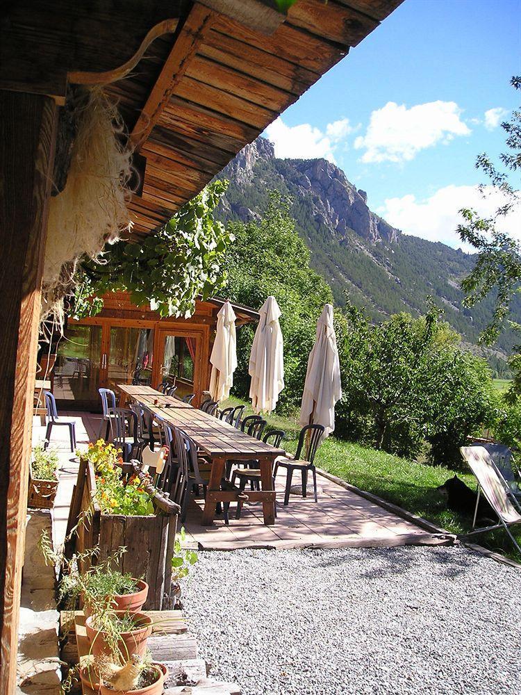 Hotel Restaurant Gites Les 5 Saisons Фрессиньер Экстерьер фото
